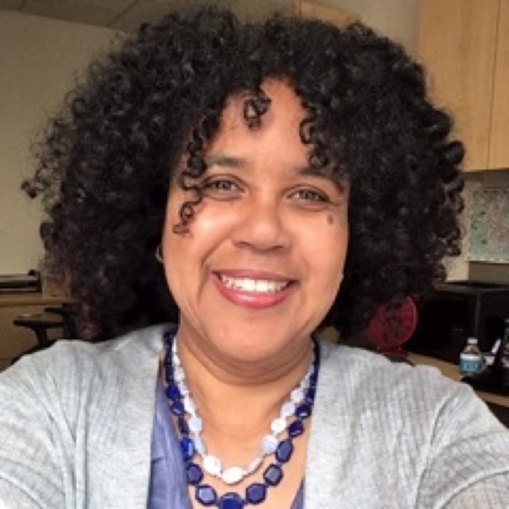 Meet your Posher, Romola